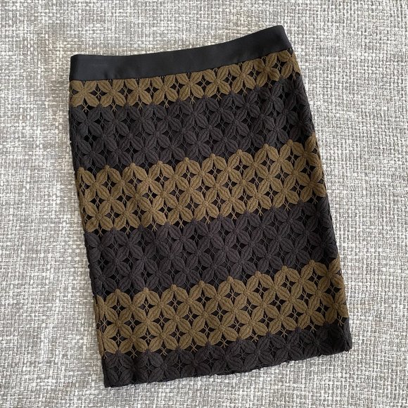 LOFT Dresses & Skirts - Loft Black and Khaki Skirt, Sz 8